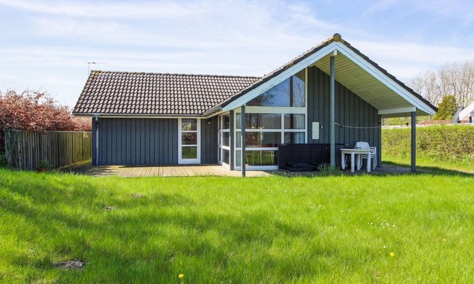 Saksild Strand House | "Carit" - 80m from the sea by Interhome