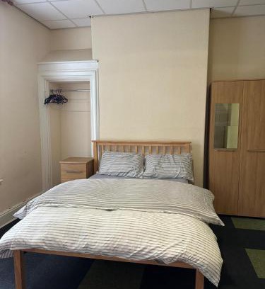 Carlisle House | Carlisle Central Ideal Location