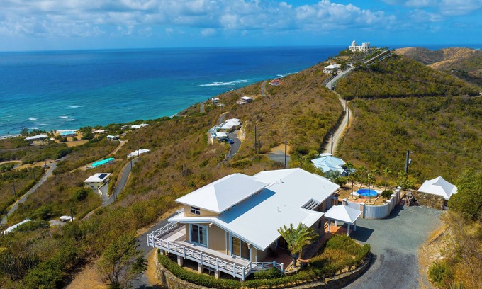 Grapetree House | Carlisle House - 4 Bedroom East End Retreat with A/C and Expansive Island Views