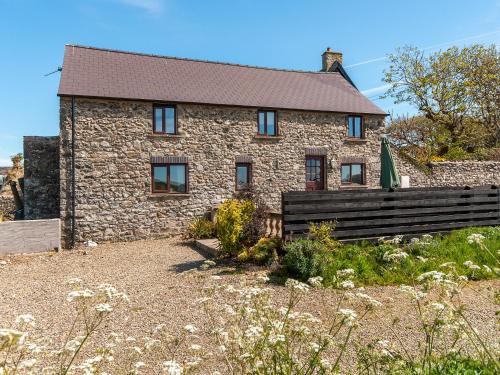 St Brides House | Carn Llidi Cottage