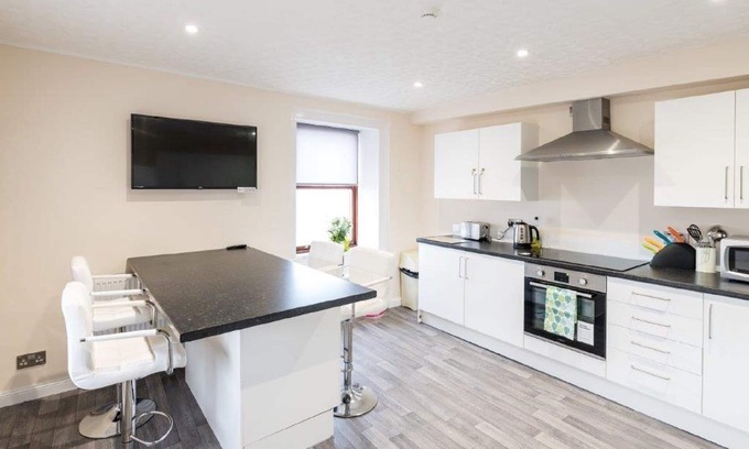 Banff House | "Carnation" is a double bedroom with en-suite within Josie's House in Banff