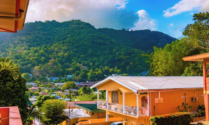 Maraval Apartment | Carolyn's View has a full apartment and four double occupancy rooms.