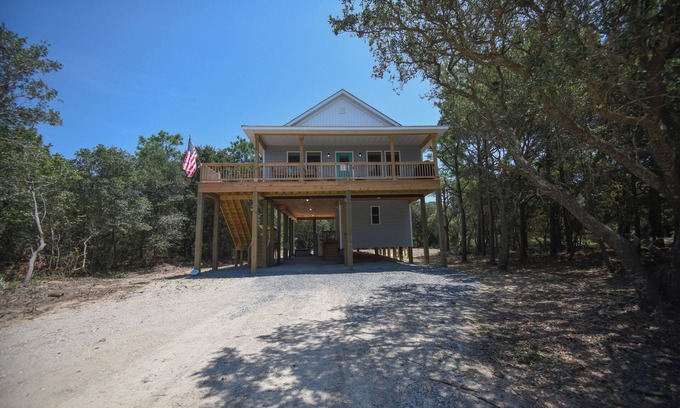 Carova Beach House | Carova Beach, 4x4, Wild Horses, New home built in 2025.nn🏝