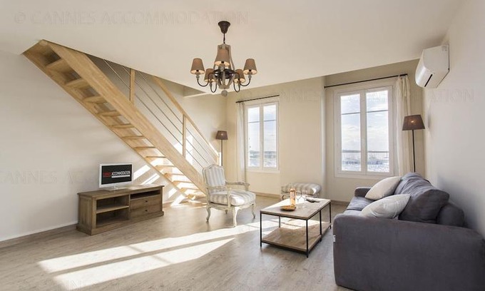 Cannes Old Town Apartment | Carrousel 5
