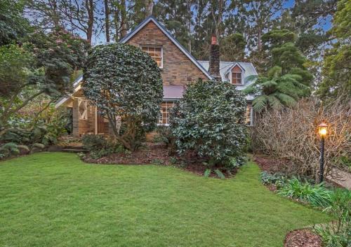Mount Dandenong House | Cartref, Vintage Welsh Charm Meets Modern Comfort