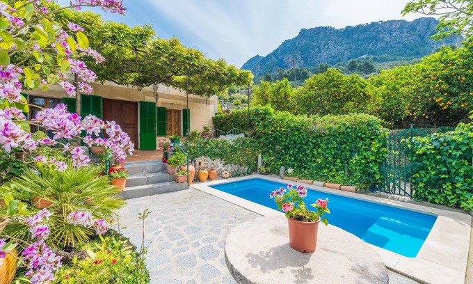 Biniaraix Villa | CAS PATRO LAU BIS - Villa with private pool in Biniaraix (Fornalutx). Free WiFi