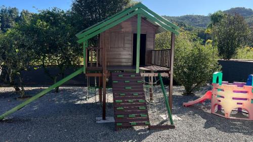 Pomerode House | Casa 3 quartos reformada em dezembro de 2024
