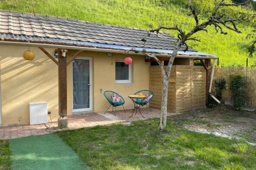 Brive-la-Gaillarde Apartment | Casa 4 Saisons - Studio à thème - PiscineJardin - Proche centre-ville