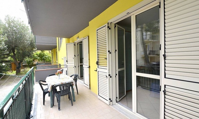 Marina di Ascea House | Casa Acquolina B: A welcoming apartment situated at a short distance from the beach.