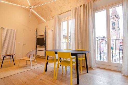 Historic Center Apartment | Casa Aldrovandi: Elegante e in Centro Storico