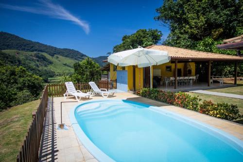 Macae House | Casa ampla c piscina e churrasq em meio a natureza