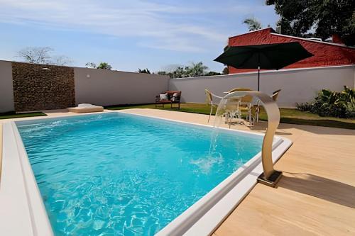 Bonito House | Casa Aurora, com piscina, 3Q para até 10 pessoas.