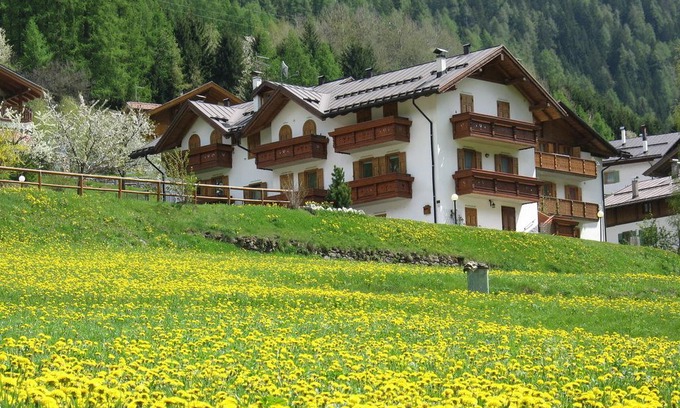Cogolo Apartment | "Casa Bamby - Cevedale" with Balcony, Garden & Mountain View; Pets Allowed, Parking Available