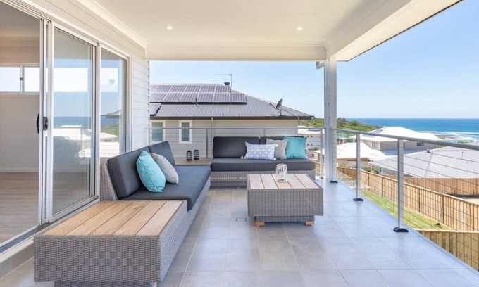 Catherine Hill Bay House | Casa Bel - Pool Table- 2 Minutes to Beach.