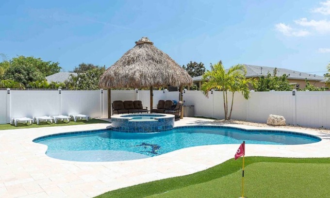 Boynton Beach House | Casa Bella - Paradise 5 bedrooms, pool, hot tub, putting green