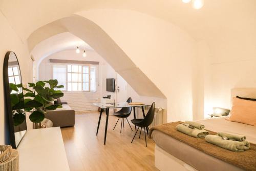 Besalu Apartment | Casa Besalú - Estudio en el centro del pueblo