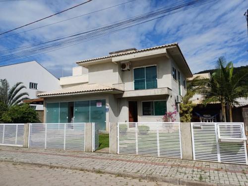 Bombas House | Casa Bombinhas Com Piscina