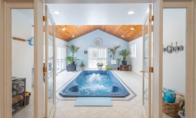 Severn House | Casa Borealis ~ Pool ~ Fire Pit ~ BBQ