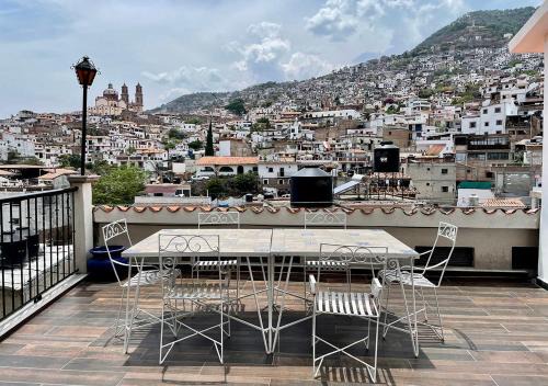 Taxco House | Casa céntrica con garaje
