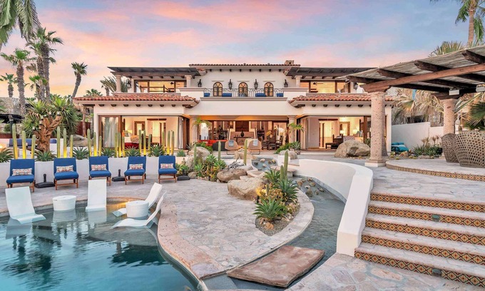 Cabo Bello Villa | Casa Carreta | Oceanfront Villa Next to the Esperanza Beach