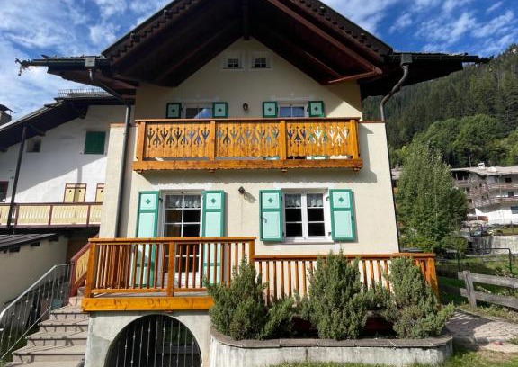 Canazei Apartment | Casa Cesarina by AMA Val di Fassa