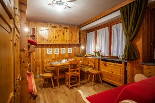 Courmayeur Apartment | Casa-chalet, in centro a Courmayeur!