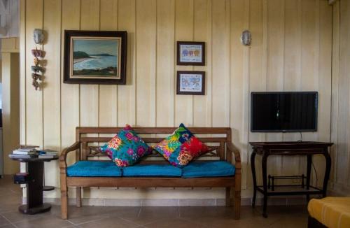 Paranagua House | Casa charmosa e pé na areia na Ilha do Mel - Nova Brasília