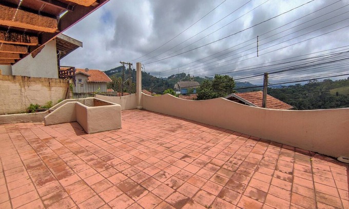Jardim Andira House | Casa com lareira e Wi-Fi em Campos do Jordão/SP
