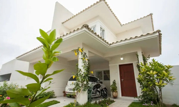 Cachoeira do Bom Jesus House | Casa com Piscina em Condomínio a 900m da Praia!