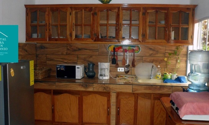 Ahuachapan House | Casa completa, 8 Invitados, 3 recamaras, 2 banios, Extra invitados 10.00 por dia