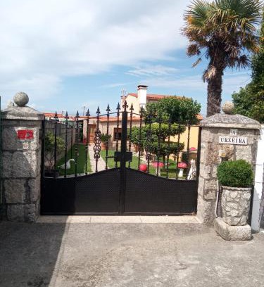 O Grove House | Casa con jardín en primera línea de playa