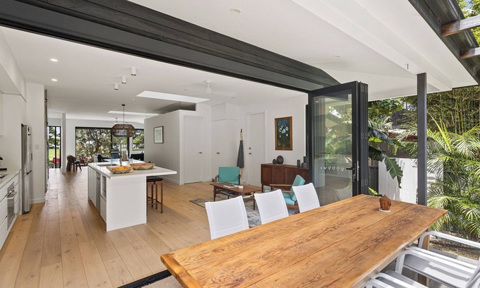 Thirroul House | Casa 'ConnWilli’ @ Thirroul Beach - Directly opposite Thirroul Beach Reserve