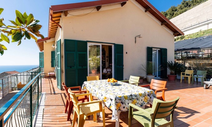 Ospedaletti House | Casa Cycas by Interhome