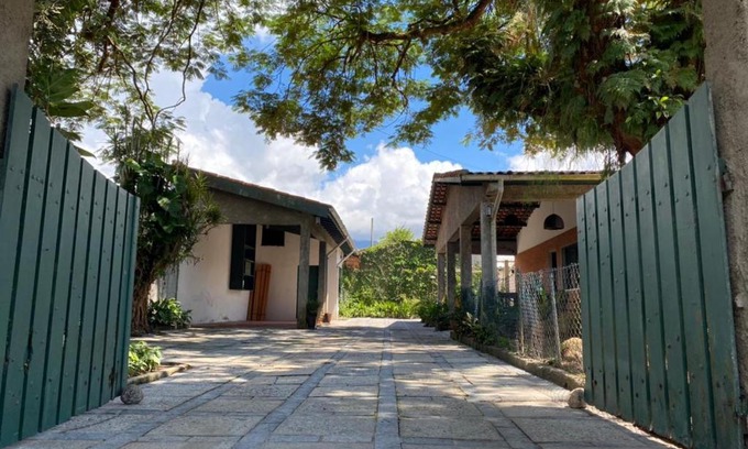 Centro House | Casa da Árvore Bertioga