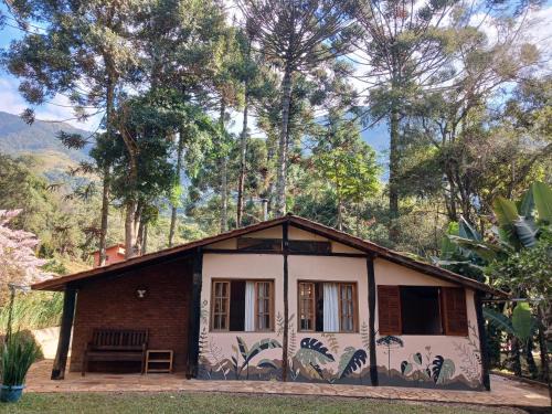 Aiuruoca House | Casa das Araucárias, no Vale do Matutu, Aiuruoca-MG