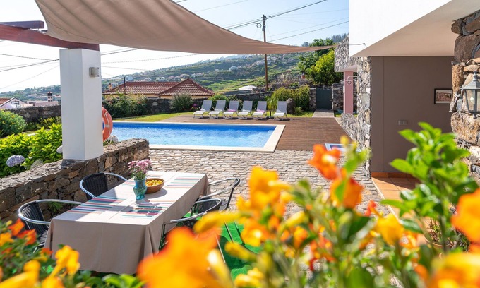 Estrela da Calheta House | Casa das Orquídeas: excellent sun exposure, pool, barbecue and Wi-Fi