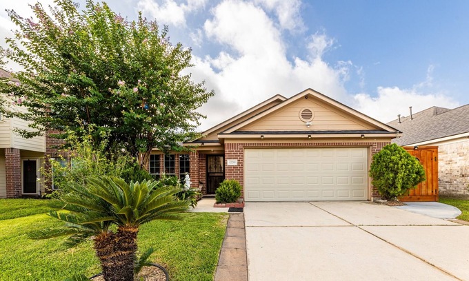 Atascocita House | CASA de Capucine IAH Airport West Lake Houston