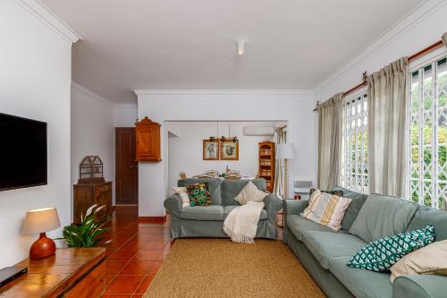 Banzao House | Casa de Colares - Sintra Beach Pool Surf Getaway Work and Play