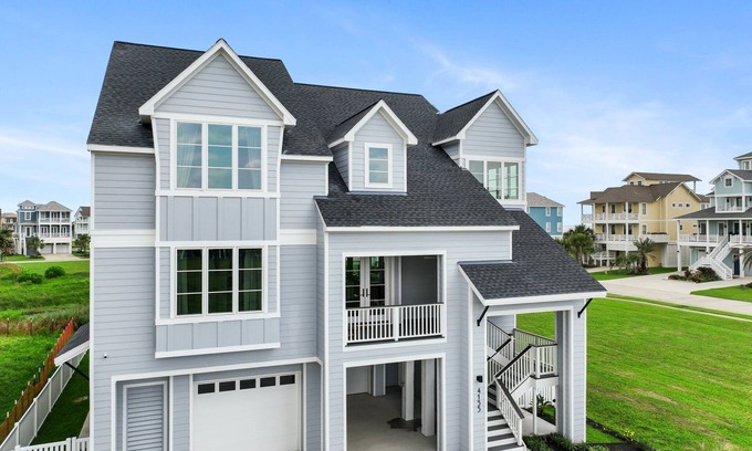 Red Fish Cove House | Casa de la Paz is a Pointe West custom home steps from the beach & pet friendly!