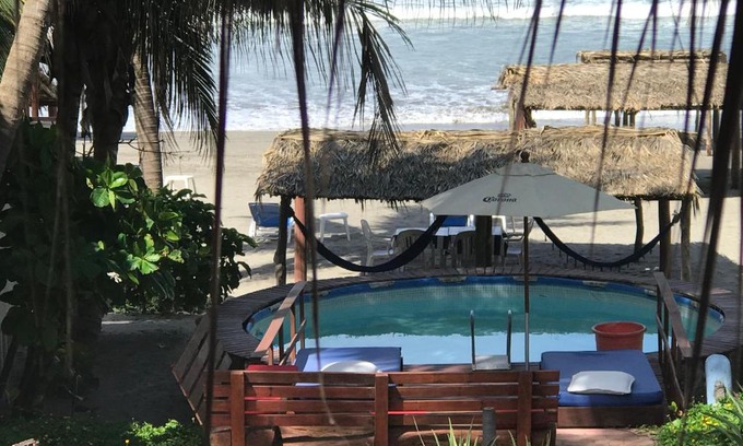 Boulevard Barra Vieja Hotel | Casa de las Olas Surf & Beach Club
