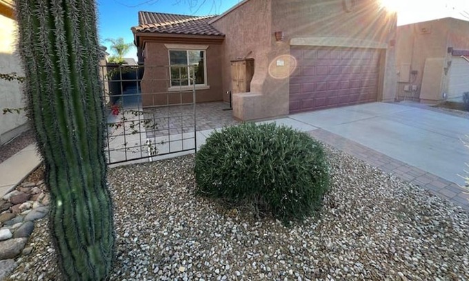 Gold Canyon House | Casa De Oro, Gateway to the Superstition Mountains