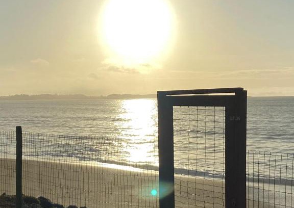 Macae House | Casa de Praia PÉ NA AREIA em Rio das Ostras RJ