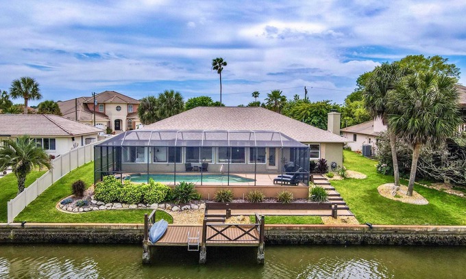 Palm Harbor House | Casa Delfin: Canalfront Home with Pool
