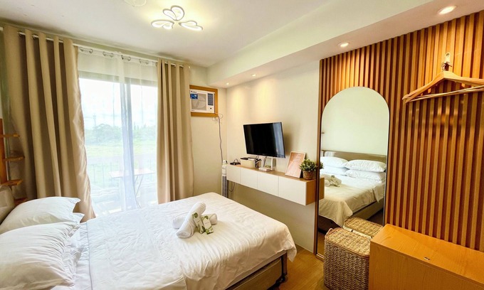 Tagaytay Condo | Casa Diana Cozy Condo with balcony in serene Tagaytay with AC, WiFi, for 2-4 pax