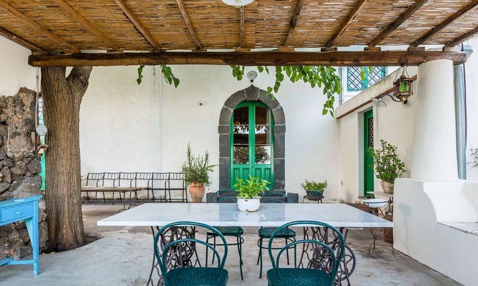 Archi House | Casa Dogana Vecchia, country house between Catania and Taormina