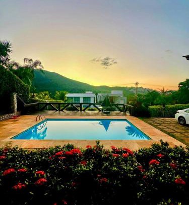 Capitolio House | Casa em Escarpas do Lago Ótimo Preço, Aconchegante, Área bem Ampla e Excelente Localização