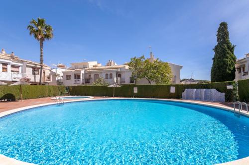 Los Arenales del Sol House | Casa en la playa con piscinas 11 A