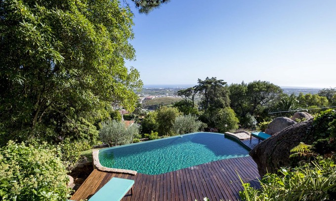 Malveira da Serra Villa | Casa Entre Rochas By The Getaway Collection