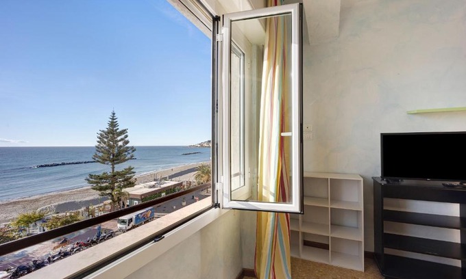 Arma di Taggia House | Casa Fronte mare