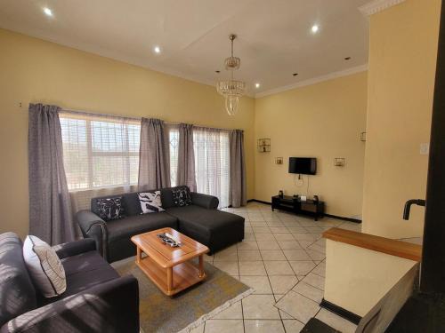 Mbabane House | Casa Gabriel